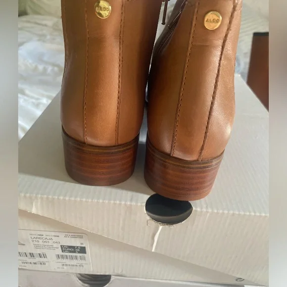 Aldo Larecaja Tan Leather Booties size 7.5M - Picture 4 of 6